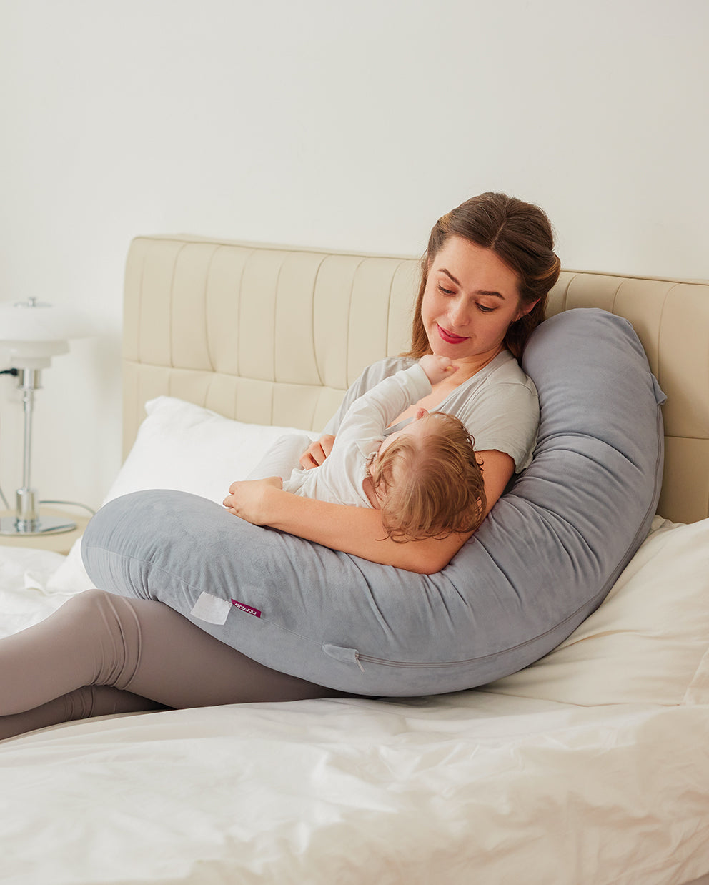 momcozy-m-series-oreiller-grossesse-forme-f-gris-velours image 7