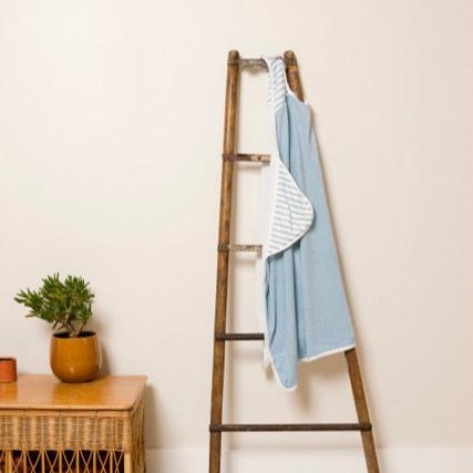 babytolove-serviettes-papillon-sortie-de-bain-blue-stripes-bambou image 4