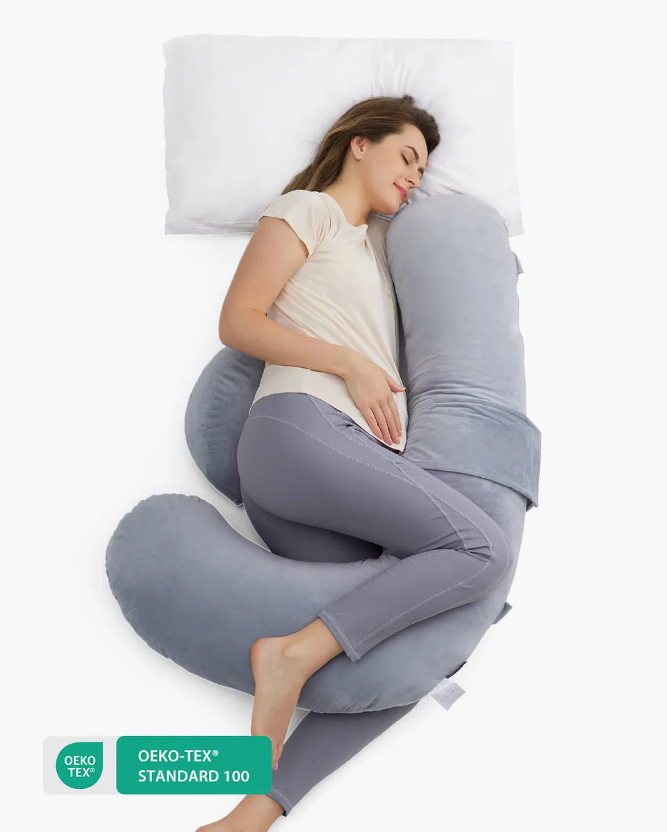 momcozy-m-series-oreiller-grossesse-forme-f-gris-velours image 1