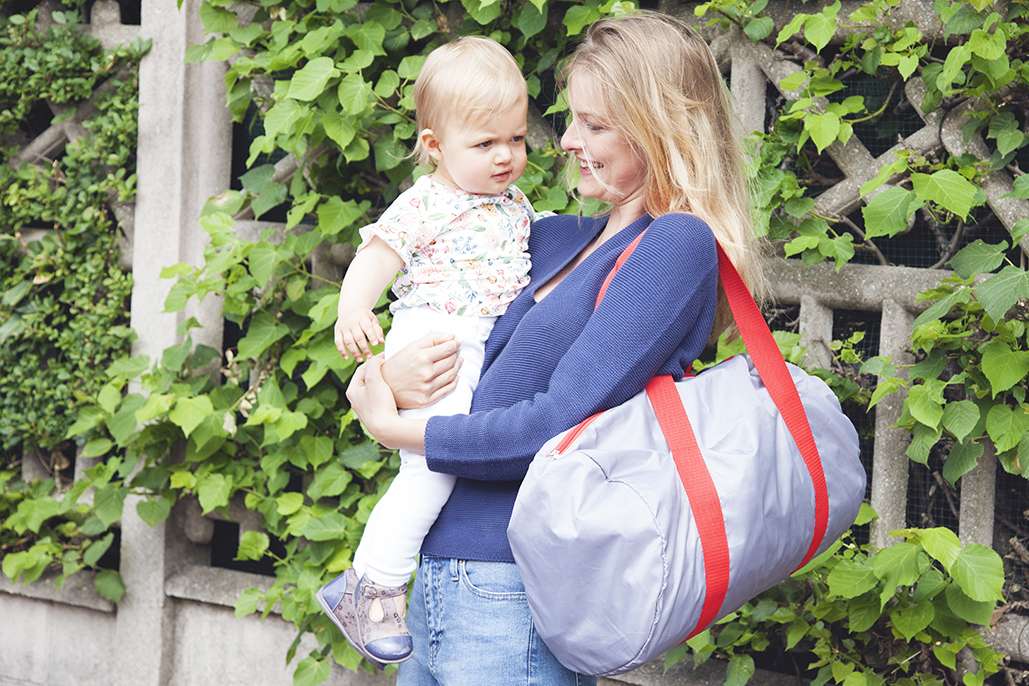 babytolove-roll-n-go-sac-white-stars-n-cessaire-b-b image 6