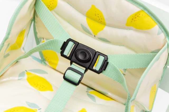 babytolove-travel-up-happy-lemon-rehausseur-chaise-nomade image 5