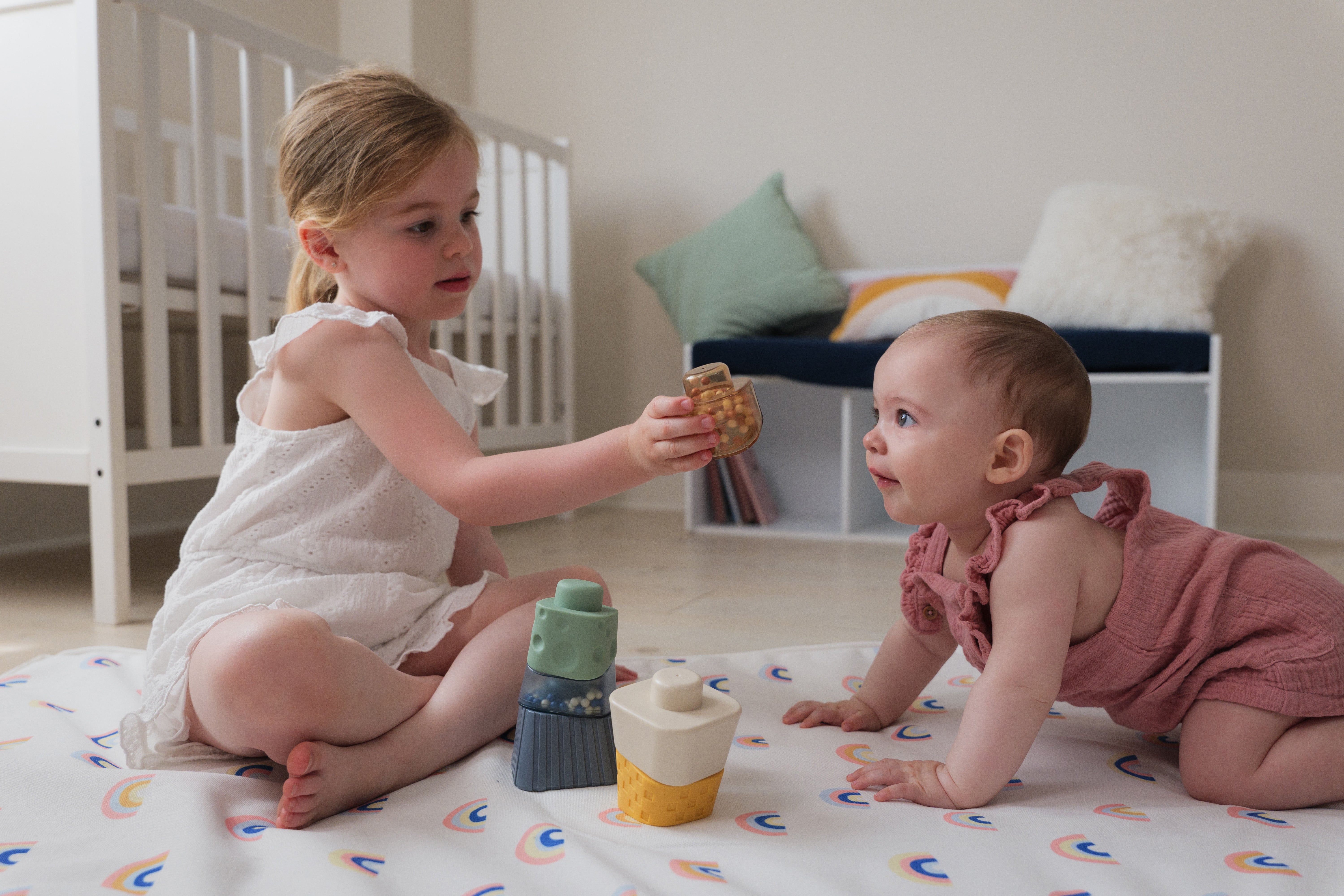 babytolove-tour-sensorielle-empiler-jouet-veil-b-b image 3